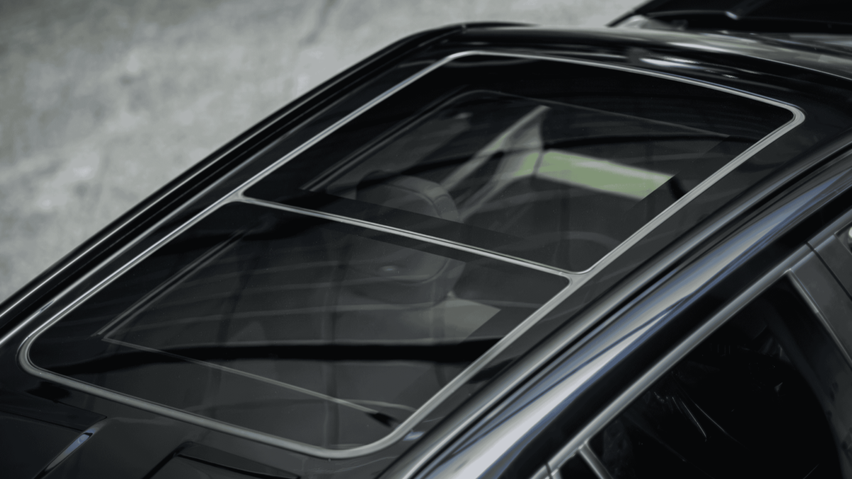 Panaromic Sun Roof & Moon Roof